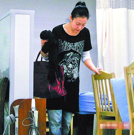 劉若英投資失利急賺錢孤單赴醫(yī)院康復(fù)治療(圖)